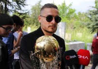 SELÇUK ŞAHİN - Gençlerbirliği, Kupayı İlhan Cavcav'ın Mezarına Götürdü