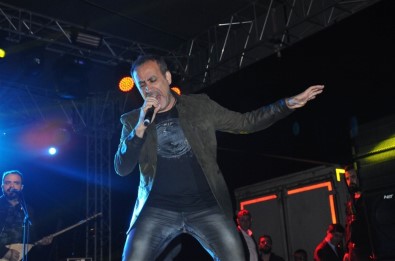 Haluk Levent Samsun'u Salladı