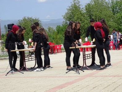 Hisarcık'lı Öğrencilerin Bardak Ritim Çalışması