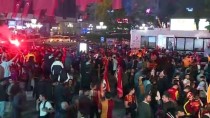 Kılıçdaroğlu, Şampiyon Galatasaray'ı Kutladı