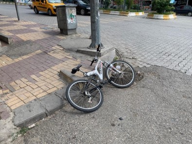 Otomobil İle Bisiklet Çarpıştı Açıklaması 1 Yaralı
