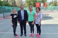 ÇAĞLA BÜYÜKAKÇAY - Şampiyonlar Madalyalarını Başkan Çetin'den Aldı
