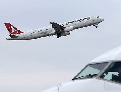 THY uçağı kalp krizi geçiren yolcu nedeniyle Tahran'a zorunlu iniş yaptı