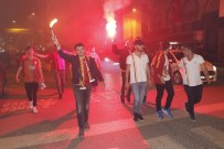 LEFTER KÜÇÜKANDONYADİS - Zonguldak'ta Galatasaraylılar 22. Şampiyonluğu Coşkuyla Kutladı