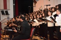 10 Dilde 100 Öğrenci Konser Verdi