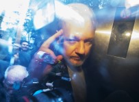 Assange ABD'ye İadesini Reddetti