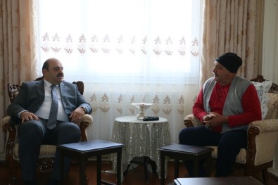 Başkan Orhan'dan Hastalara Moral Desteği