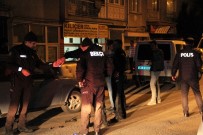 SADIK AHMET - Başkent'te Gece Yarısı Emlakçı Dükkanı Kurşunlandı