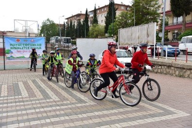 Bilecikli Öğrenciler Okula Bisikletle Gitti