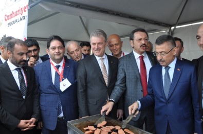 Cumhurbaşkanı Yardımcısı Fuat Oktay, Erzurum Standını Ziyaret Etti
