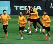 METİN OKTAY - Galatasaray'da Derbi Hazırlıkları Devam Ediyor