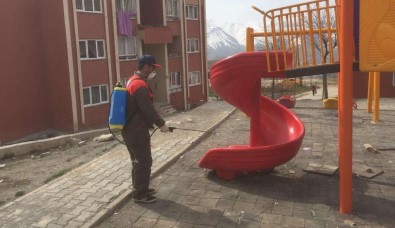 Hakkari'de Park Ve Bahçeler İlaçlandı