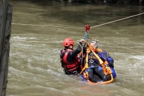 KURTARMA TATBİKATI - Melen Çayında Selde Kurtarma Tatbikatı Yapıldı