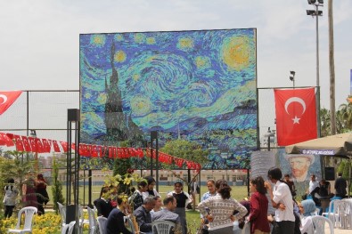 Mersinli Öğrenciler, 3 Milyon Pulla Van Gogh'un 'Yıldızlı Gece' Tablosunu Yaptılar