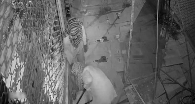 Şalvarlı Hırsızlar Güvenlik Kamerasına Yakalandı