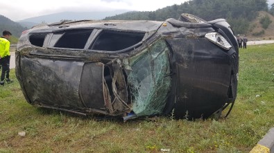 Yağış Nedeniyle Kayganlaşan Yolda Cip Taklalar Attı Açıklaması 4 Yaralı