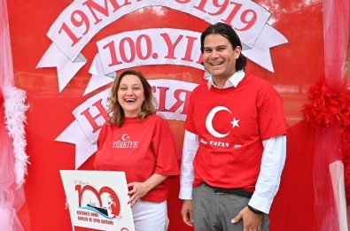 ABD'de Türkler 19 Mayıs'ı Kutladı