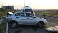 TUR MİNİBÜSÜ - Aksaray'da Otomobil Tur Minibüsüne Çarptı Açıklaması 4 Yaralı