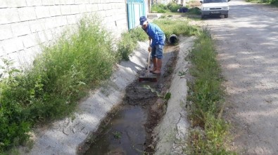 Beyşehir'de Kanal Ve Kanaletlerde Temizlik Çalışması