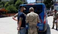 GÜLHANE ASKERI TıP AKADEMISI - 'Dur' İhtarına Uymayan Mülteci Askeri Personele Çarptı