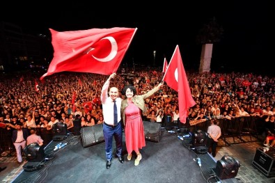İzmir'de 19 Mayıs Coşkusu