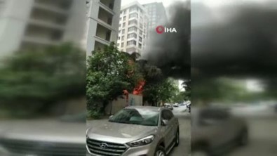 Kadıköy'de İnşaat Alanında Korkutan Yangın