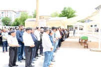 TUNCAY AYDıN - Kırşehir'deki Otobüs Kazasında Ölen Genç Son Yolculuğuna Uğurlandı