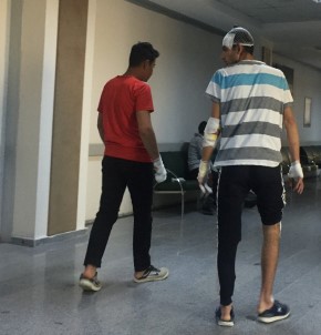 Köpeğe Çarpmak İstemeyen Sürücünün Motosikleti Devrildi Açıklaması 2 Yaralı