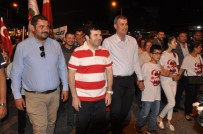 HASAN TANRıSEVEN - Tire'de Fener Alayına Galatasaray Coşkusu Eklenince Tarihi Kalabalık Oluştu