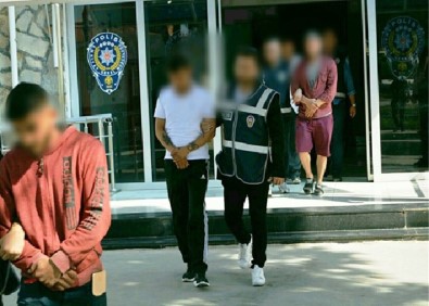 Aydın'da Aranan 6 Şüpheliden 2'Si Tutuklandı