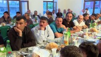 AZERI - Azerbaycan'da Yaşayan Ahıska Türkleri İftarda Bir Araya Geldi