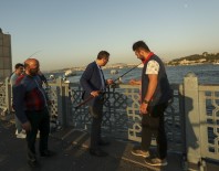 GALATA - Bakan Kasapoğlu'nun İstanbul'da Balık Tutma Keyfi