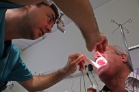 RADYOTERAPİ - Çok Sevdiği Acı, Dilini Yakınca Kanser Olduğunu Öğrendi