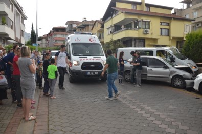 Denizli'de Mahalleliyi Ayağı Kaldıran Trafik Kazası
