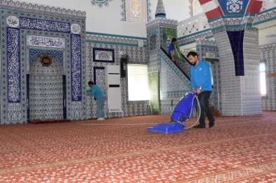 Kocasinan'da Camiler Ramazan Ayında Da Gül Kokuyor