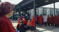 İŞ BIRAKMA EYLEMİ - Maaşlarını Alamayan Fabrika İşçileri Grev Yapıyor