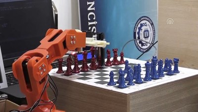 Robotik Kol 'Çolak', Satrançta Rakip Tanımıyor