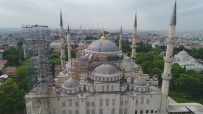 SULTANAHMET - Sultanahmet Camii'nde Camlar Kırılarak Restorasyon İskelesi Kuruldu