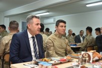 ZAFER ENGIN - Vali Elban, Doğubayazıt'ta Askerle İftarda Buluştu