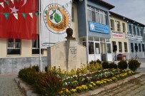 15 Yılda Bin 250 Kurum Bahçesine 368 Bin Fidan Diktiler