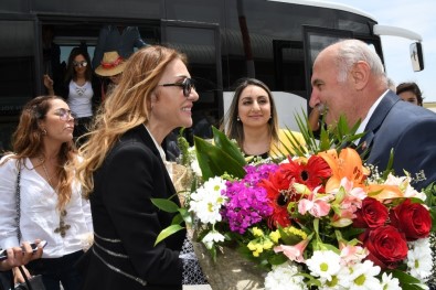 Bakan Eşi Pervin Ersoy Ünlüler İle Birlikte Adıyaman'da