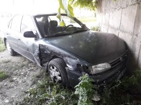 DIKILITAŞ - Bozüyük'te İki Otomobil Çarpıştı; 1 Yaralı