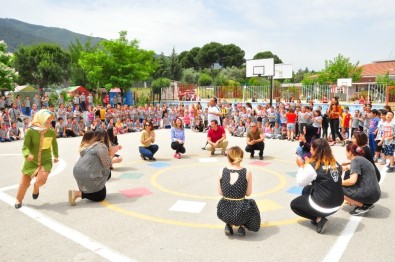 Bu Kez Öğretmenler Oynadı, Öğrenciler İzledi