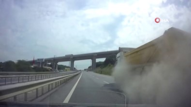 Hafriyat kamyonu lastiği bomba gibi Patladı!