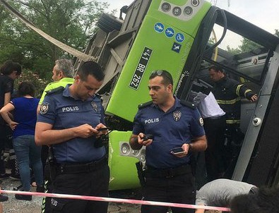 İzmit'te halk otobüsü devrildi