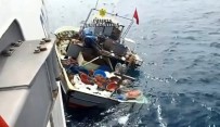 KÖSTENCE - Romanya Sahil Güvenlik Ekiplerinin Türk Balıkçı Teknesini Batırması Kamerada