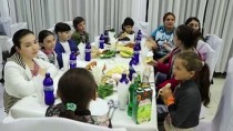 KIZILHAÇ - Türk Kızılaydan Gürcistan'da Çocuklara İftar
