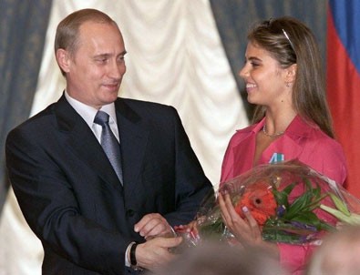 Vladimir Putin'in baba olduğu iddia edildi