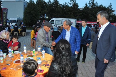Akşehir'de Şehit Ve Gazi Ailelerine İftar Yemeği