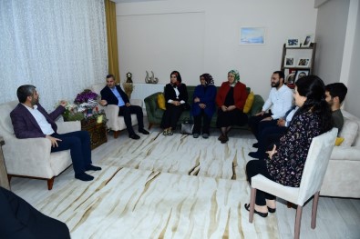 Başkan Çınar'dan Şehit Ailesine Ziyaret